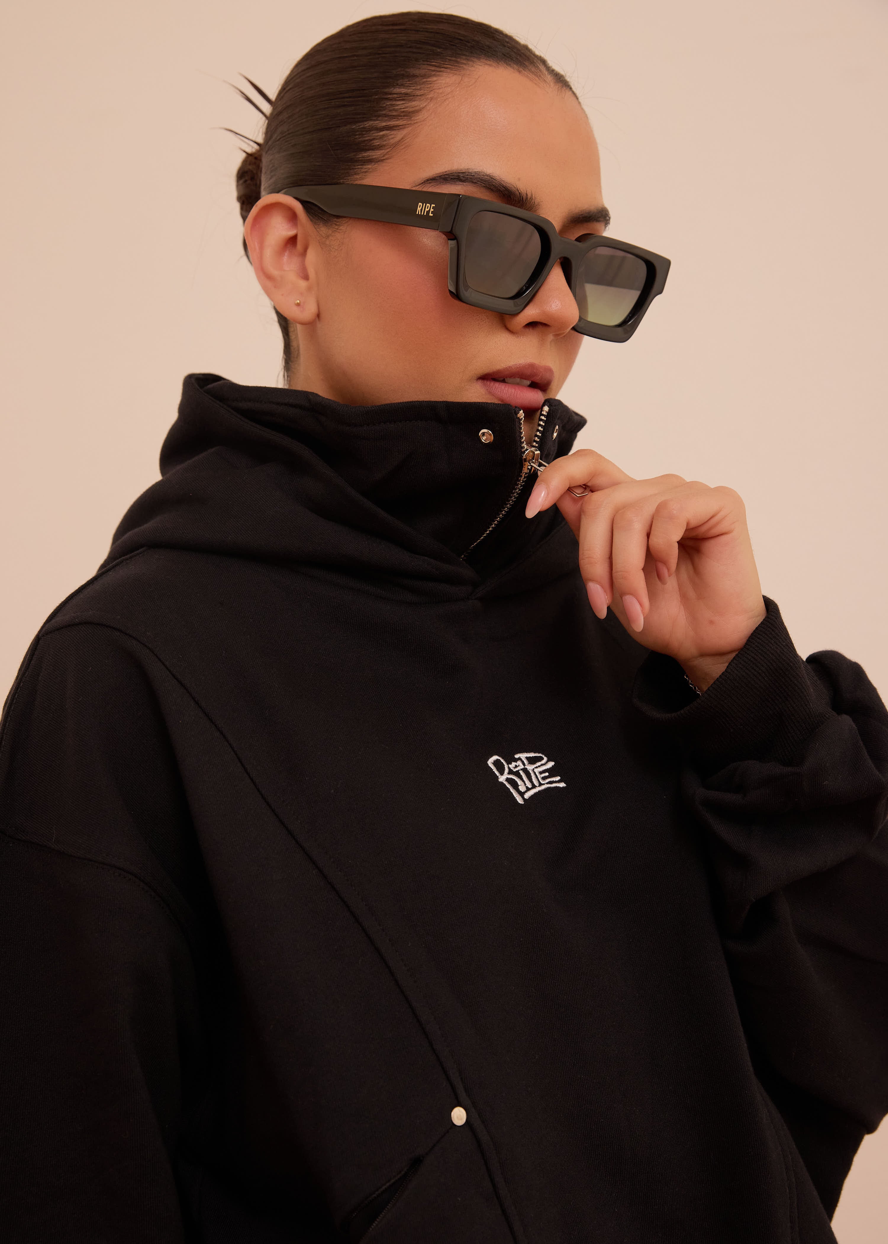 Crop Hoodie Doble Cuello Black