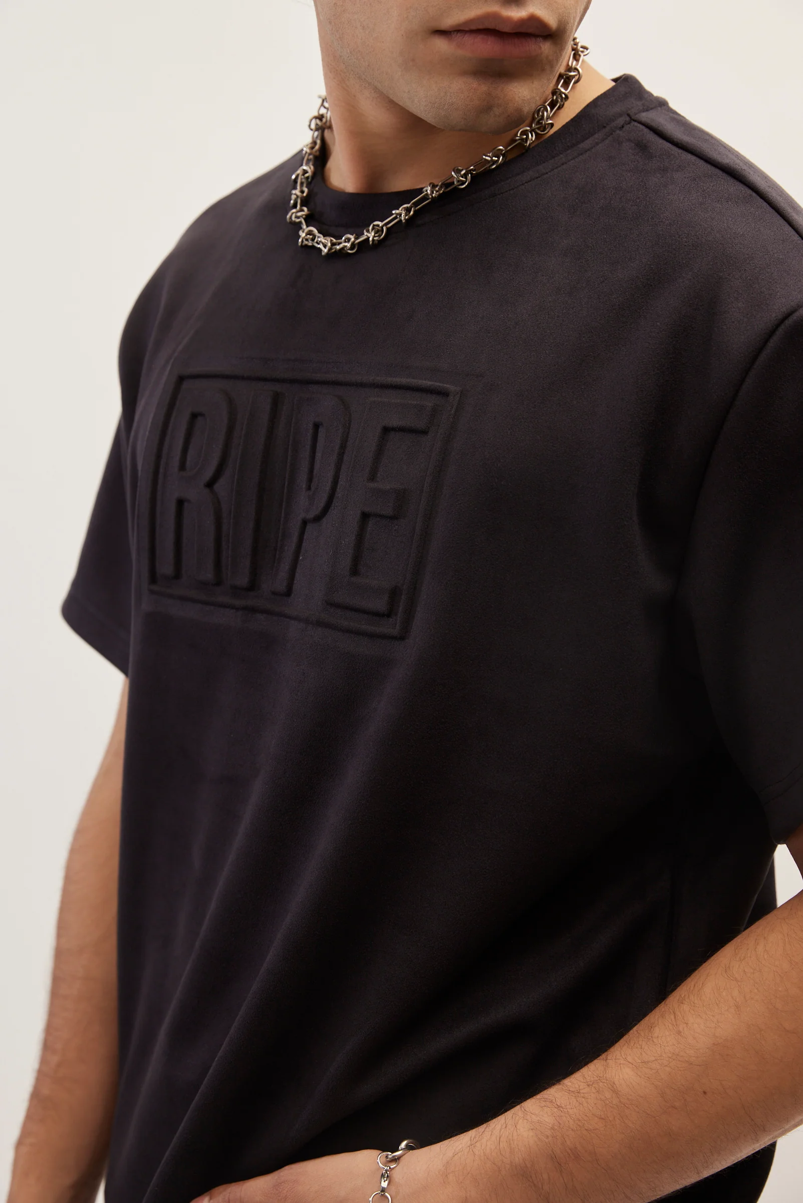 BASIC BLACK - Image 4